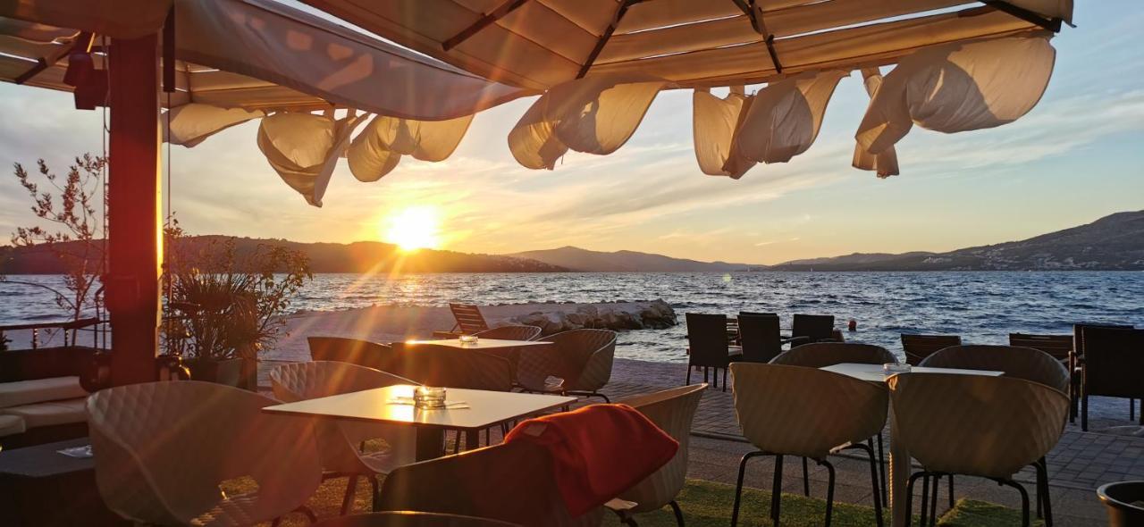 Apartment Okrug Gornji - Trogir With Sea View Exterior photo