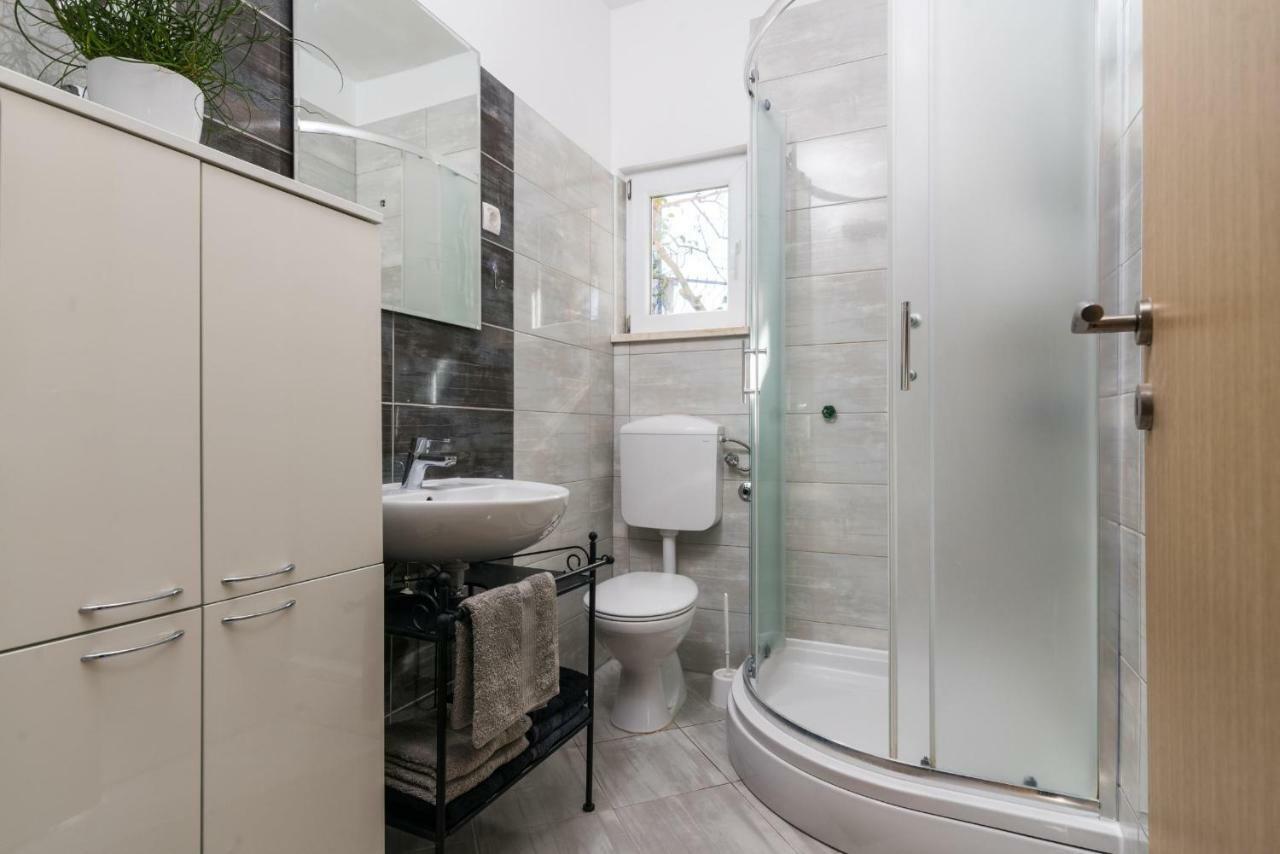 Apartment Okrug Gornji - Trogir With Sea View Exterior photo