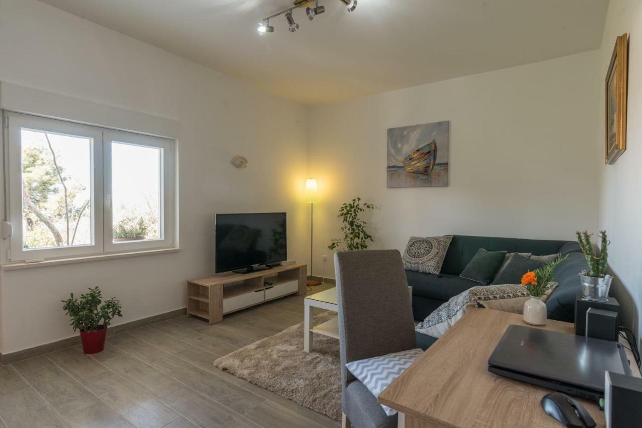 Apartment Okrug Gornji - Trogir With Sea View Exterior photo