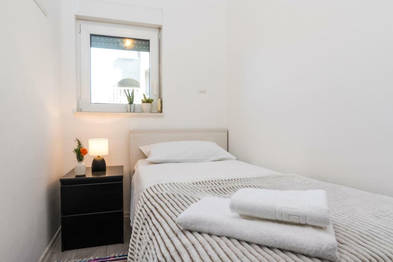 Apartment Okrug Gornji - Trogir With Sea View Exterior photo