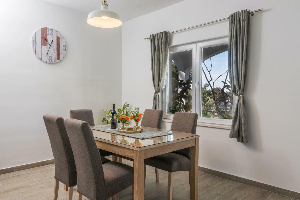 Apartment Okrug Gornji - Trogir With Sea View Exterior photo