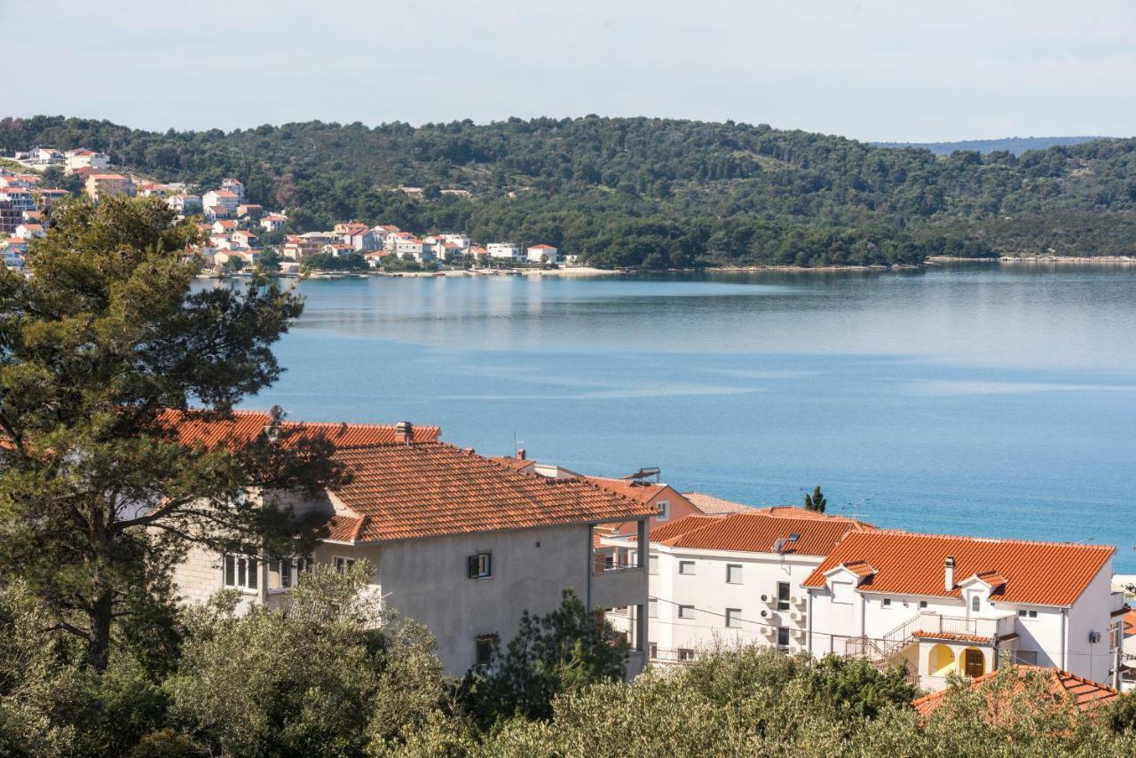 Apartment Okrug Gornji - Trogir With Sea View Exterior photo